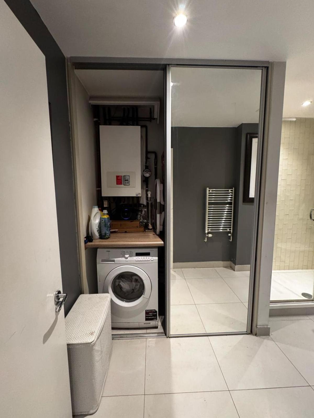 Modern 3 Bed 3 Bath House Near Greenwich Hébergement de vacances