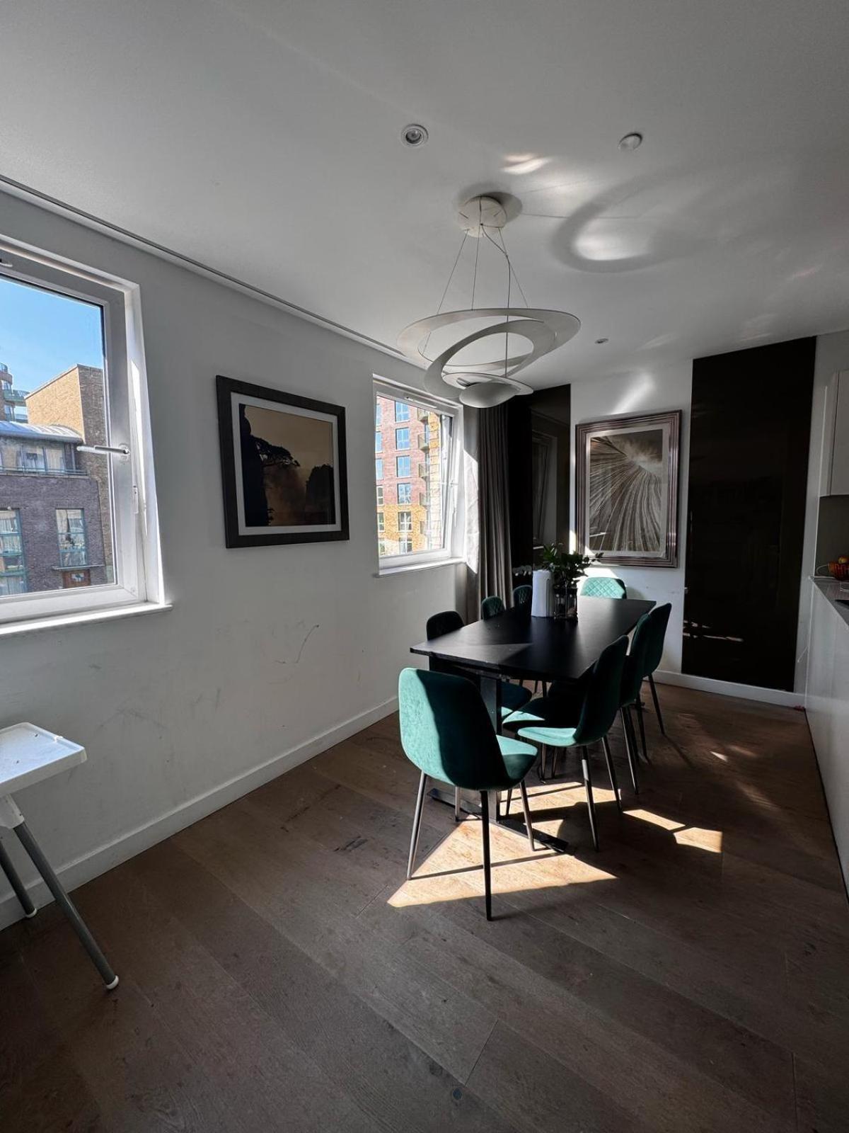 Hébergement de vacances Modern 3 Bed 3 Bath House Near Greenwich Londres