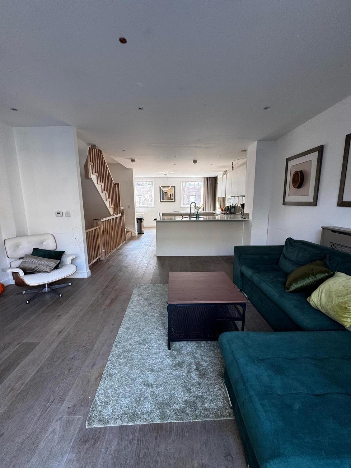 Modern 3 Bed 3 Bath House Near Greenwich Londres